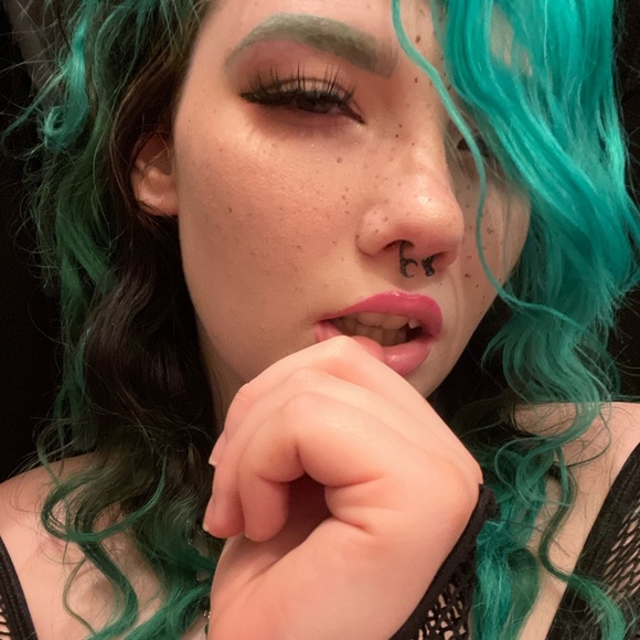 Meet your Posher, Kelli - Picture 1 of 1